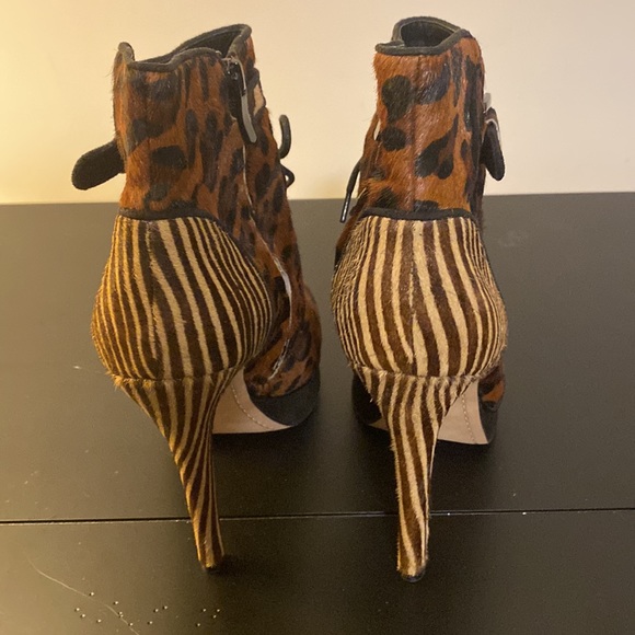 Sam Edelman Mixed Media Printed Platform Booties - Picture 4 of 10